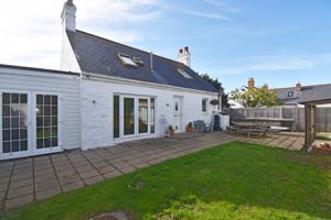 ** UNDER OFFER WITH MAWSON COLLINS ** La Chaumiere